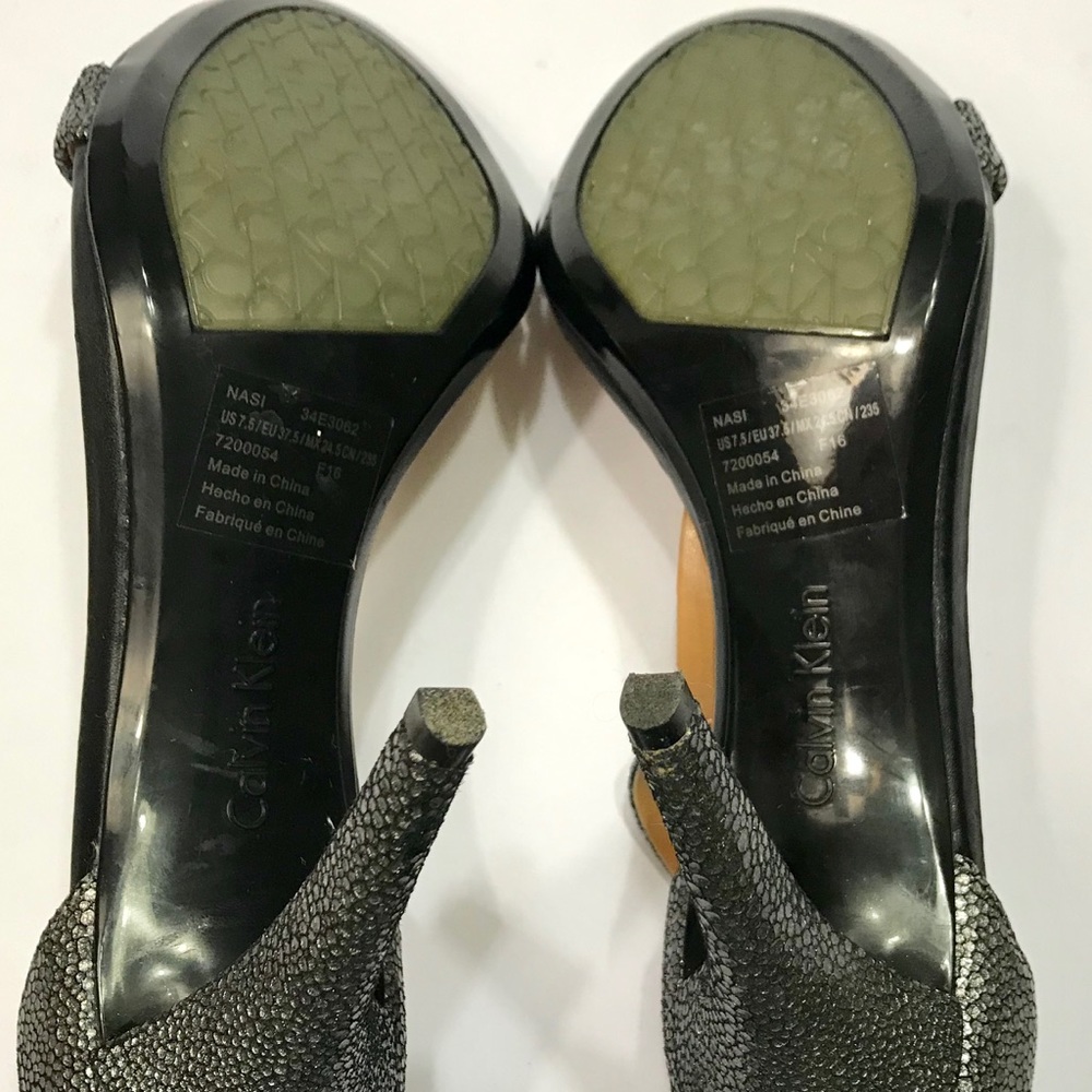 Calvin Klein Nasi T-Strap Shadow Gray Metallic 7.5 - Picture 7 of 8